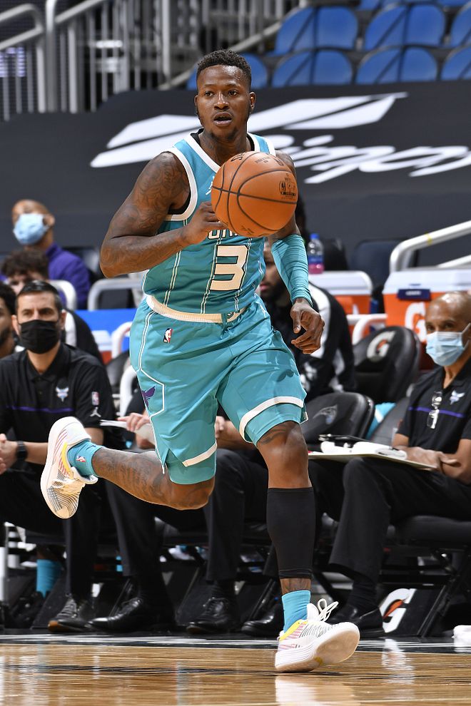 包含夏洛特黄蜂迎亚冠关键赛；赛后篮板制胜；信心回归；团队化学反应显著的词条天博体育